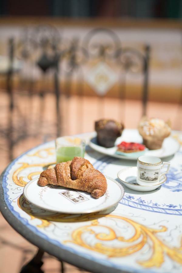 ナポリ Palazzo Doria D'Angri Bed & Breakfast エクステリア 写真